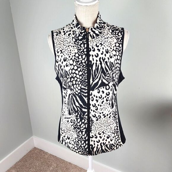 Koret Jackets & Blazers - KORET WOMENS VEST BLACK AND WHITE GEO PATTERN SIZE MEDIUM